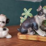 2 porcelain dogs figurines