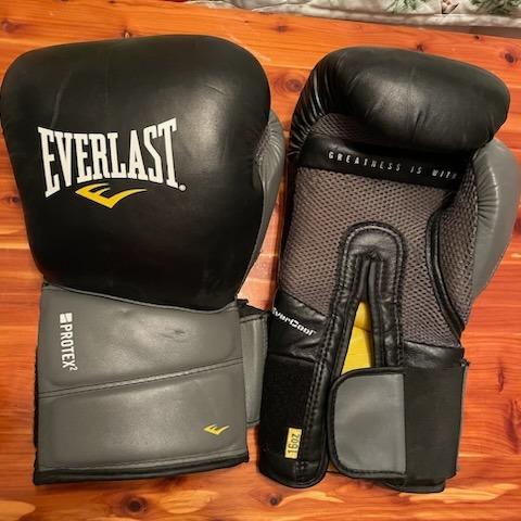 Photo of Everlast Evergel Protex Boxing Training Gloves