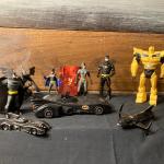 BATMAN, CATWOMEN AND OTHER SUPERS