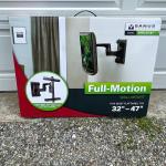 Lot 162 - New in Box ! TV wall mount