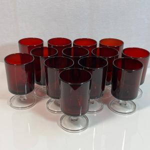 Photo of LOT 35:  Cristal d'Arques Durand Made in France Ruby Red Glass - 13 Cordial or J