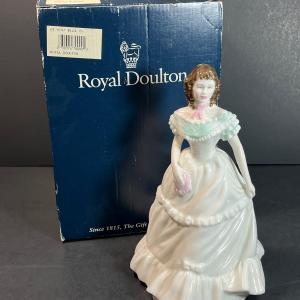 Photo of LOT 31: Royal Doulton Figurine "Barbara" With Box
