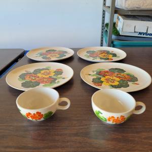 Photo of 4 plate 2 cup set