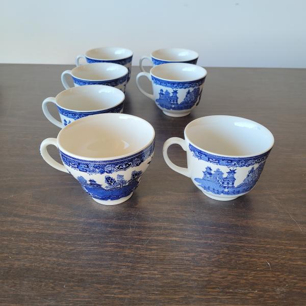 Photo of Blue willow pattern cups