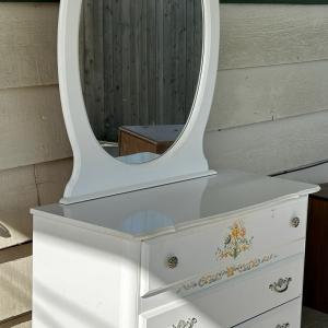 Photo of 3 drawer white dresser & attached mirror