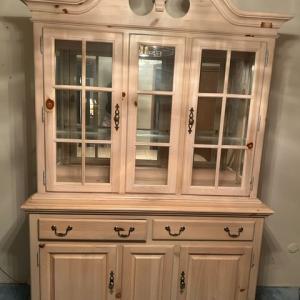 Photo of Broyhill Dining Set Buffet, Hutch & Table