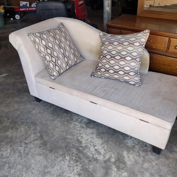 Photo of Indoor chaise with storage