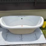 New Bathtub or Spa Tub for Two