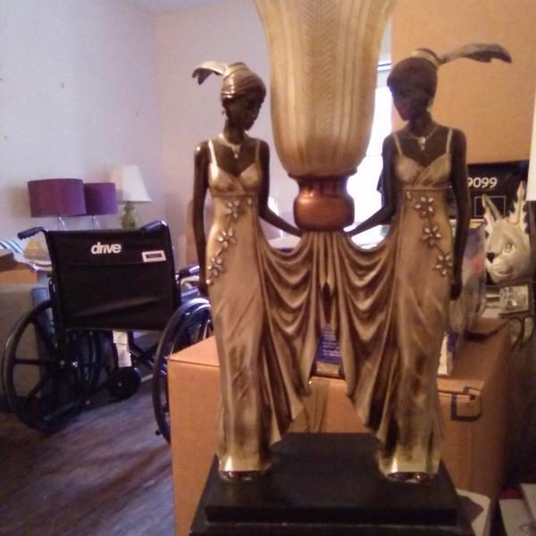 Photo of Art Deco Lady Figurines Lamp