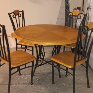Photo of Table & Chairs