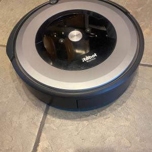 Photo of Roomba e6 Robot Vacuum 