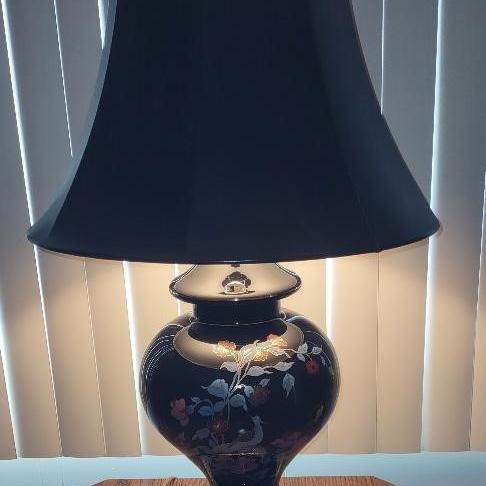 Photo of VINTAGE ASIAN STYLE TABLE LAMP 