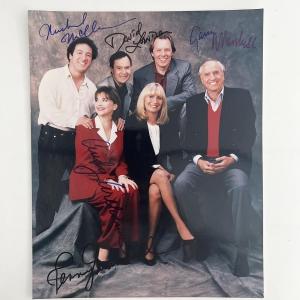 Photo of Laverne & Shirley cast signed photo 
