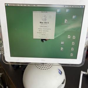 Photo of iMac PowerMac4.2, G4 700Hz CPU, 768 MB memory, OS X 10.4.11 Operational System