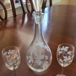 Decanter w/ 2 Cups