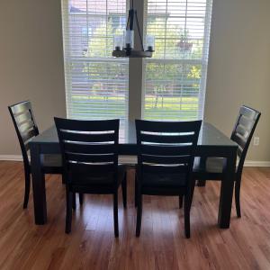 Photo of Kitchen table and chairs 