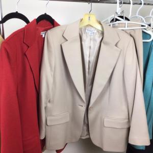 Photo of 083 Pendleton Women’s Lot Suits Jackets