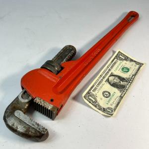 Photo of HEAVY DUTY PIPE WRENCH