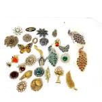 1211 Lot of Vintage Brooches/ Pins