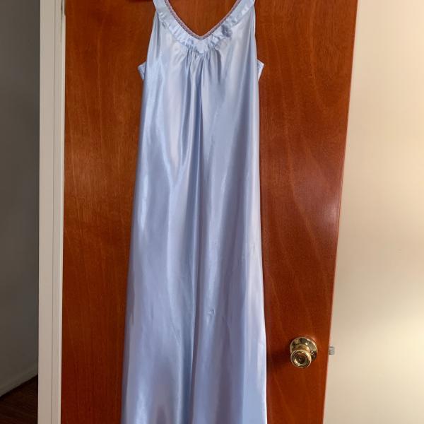 Photo of Jones of NY Nightgown with Lace Trim, Sz S, Icy Blue