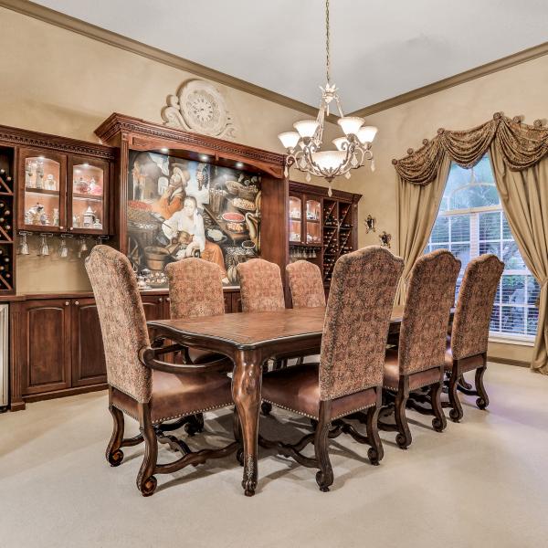 Photo of ELEGANT DINING ROOM TABLE AND CHAIR SET