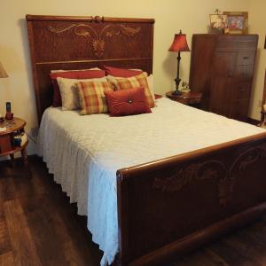 Photo of Queen size bed