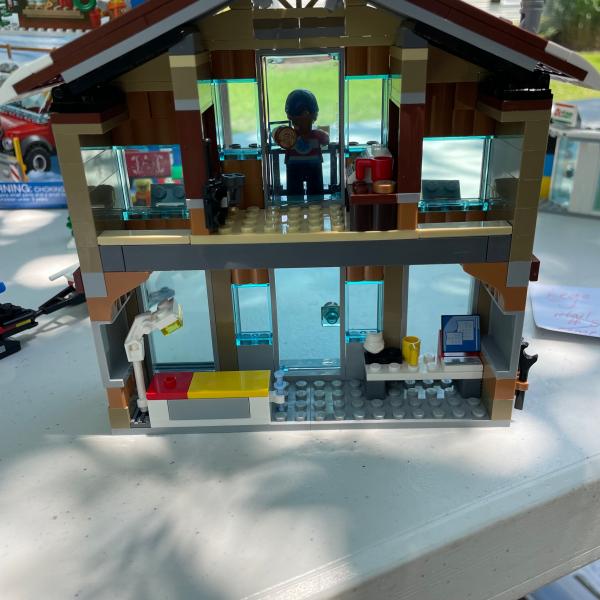 Photo of LEGO City Ski Resort