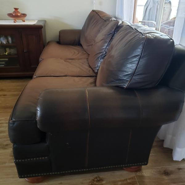Photo of Thomasville leather sofa and 2 leather chairs 