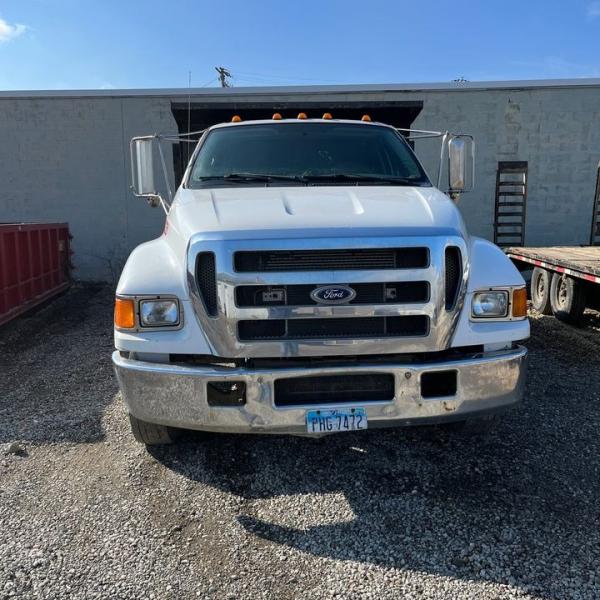 Photo of 2006 Ford F650 dump truck