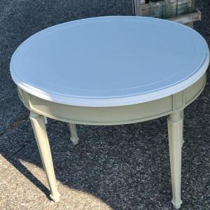 Photo of Cute table
