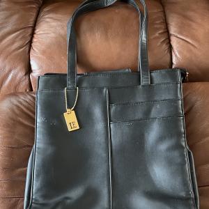 Photo of BRAND NEW LEATHER PURSE