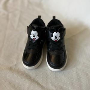 Photo of H&M Disney Mickey Sneakers Toddler Sz 6 LIKE NEW
