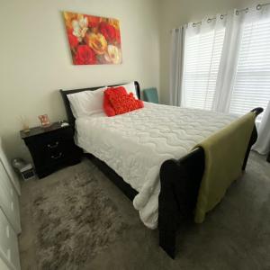 Photo of Queen Black Bedroom Set