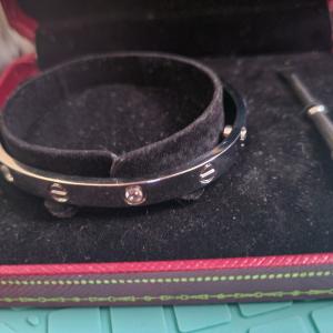 Photo of Cartier love bracelet 