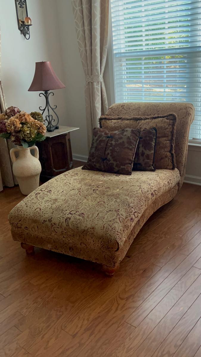 6' Long Decorative Chaise Lounge snaplist
