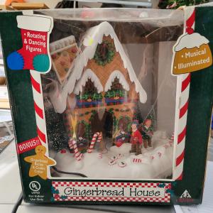 Photo of 1999 HOLIDAY CREATIONS MUSICAL MOTION GINGERBREAD HOUSE