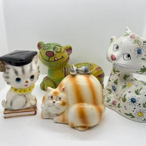 Photo of LOT 272T: Collection of Vintage Cat / Tiger Banks