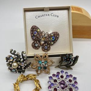 Photo of LOT 244J: Costume Gem Floral Brooches