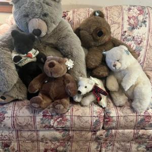 Photo of LOT 266L: Stuffed Bear Collection - Gund and More