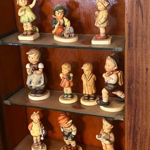 Photo of LOT 265D: Collection of Hummel Figurines