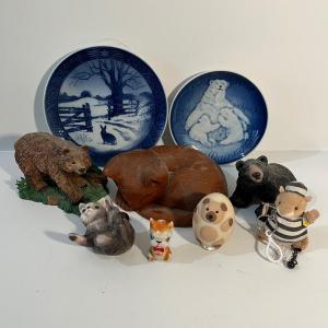 Photo of LOT 252X: Figurines and Knick Knacks - Bears, Cats and More