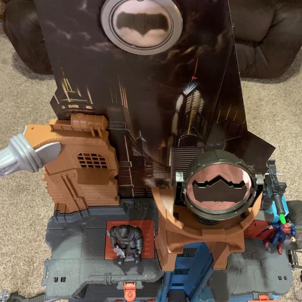 Photo of ONLY $25! Batman V Superman cave Play set 