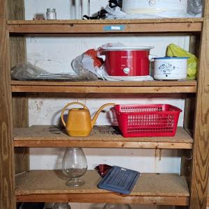 Photo of LOT 5B: Shelf Contents #1 - Crockpots, Baskets