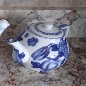 Photo of (2) Ceramic Teapots ($5 each)