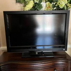 Photo of 32" TV - Works Great!