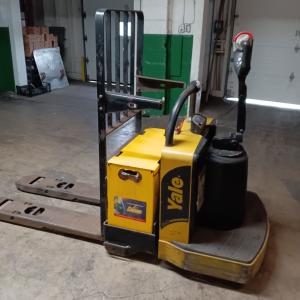 Photo of Yale "stand on" electric pallet jack