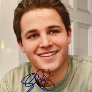 Photo of Desperate Housewives Shawn Pyfrom
signed photo