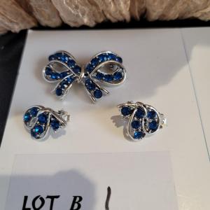 Photo of Vintage bow Pin and clip earring set