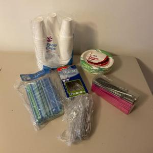 Photo of Lot of 6 Paper Products