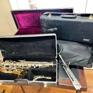 Photo of Bundy Saxophone w/3 Cases + New Mouthpiece